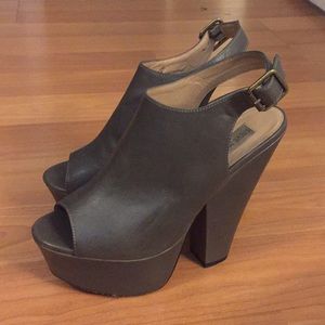 Steve Madden grey ankle strap chunky platforms